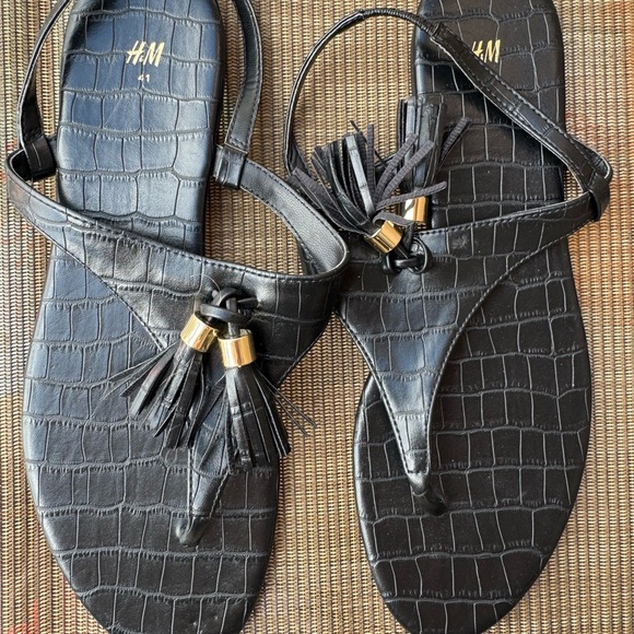 H&M Black Croc-Embossed Tassel Sandals - Picture 1 of 2